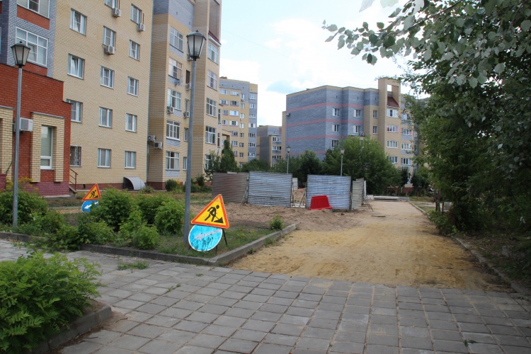 Бульвар в МКР-15 - 33.jpg Бульвар в МКР-15 - 33.jpg